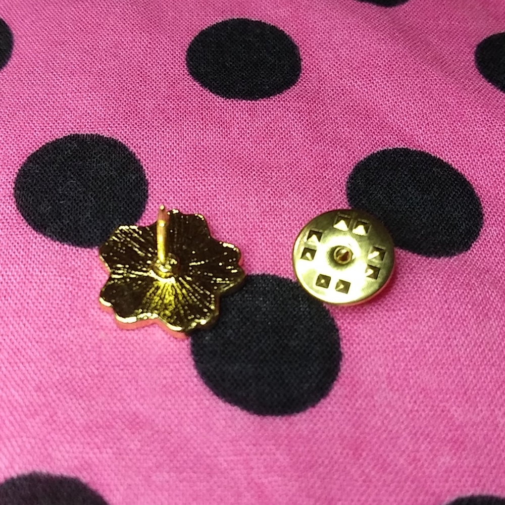 🌸Flower Pin🌸 - Picture 5 of 6